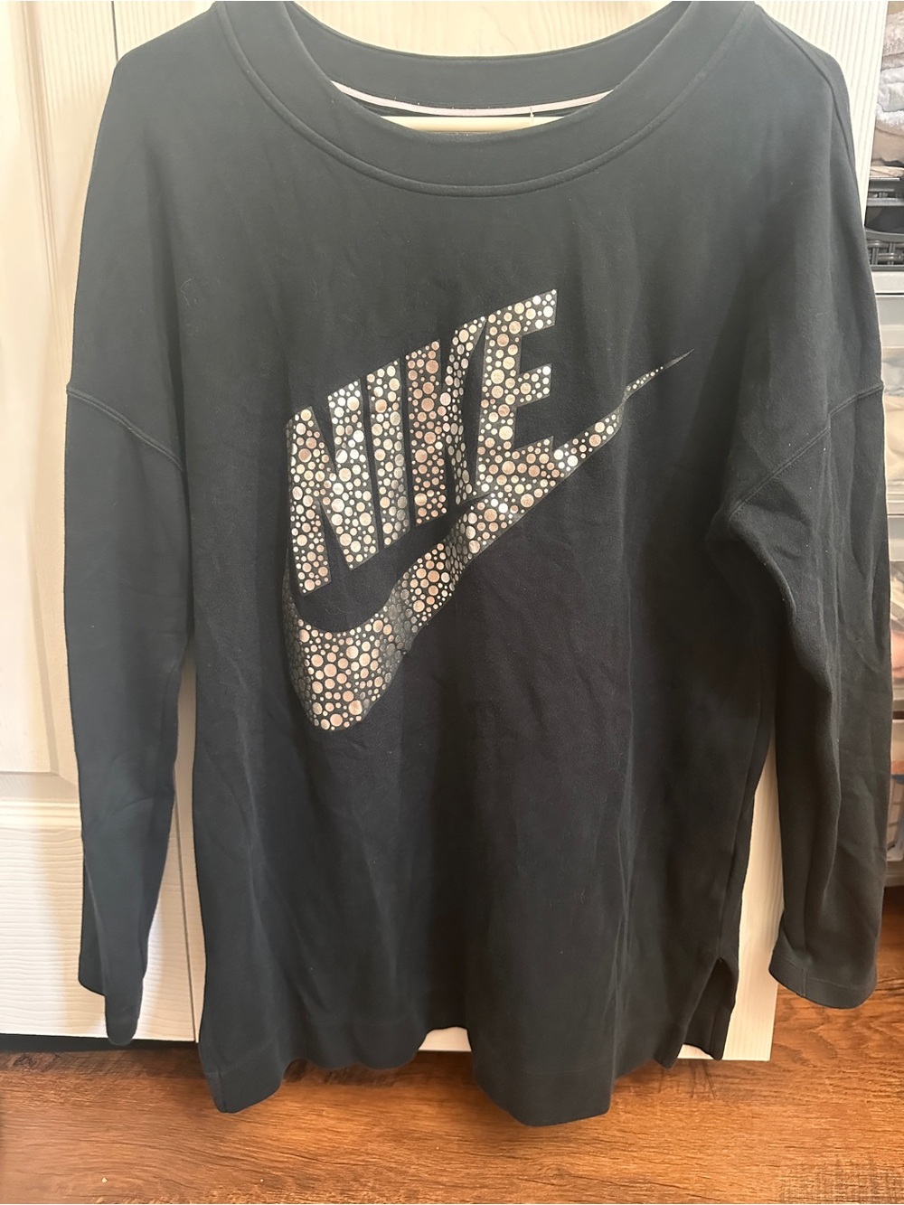 Nike Sportswear Crewneck Sweatshirt Black Metallic Silver Dot Futura Logo Size M